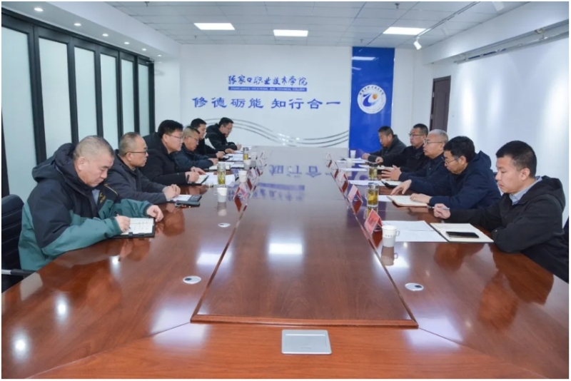  市职业教育技术中心党委书记秦占军一行到访我院