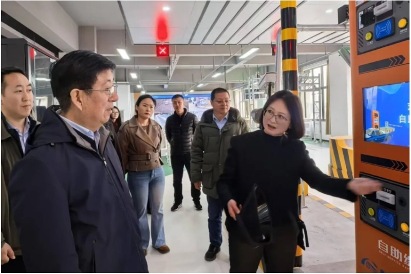 党委书记冯印涛率队赴云南交通职业技术学院学习考察